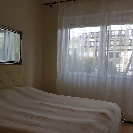Bella * שיופוק